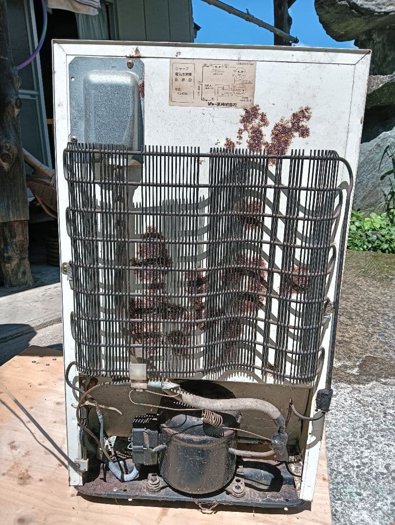 ヴィンテージ冷凍庫 シャープ電気冷凍庫 FJ-63A　1991年製