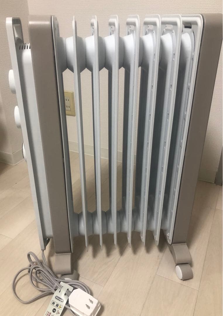 DeLonghi VertiCaldo オイルヒーター　RHJ21F0812