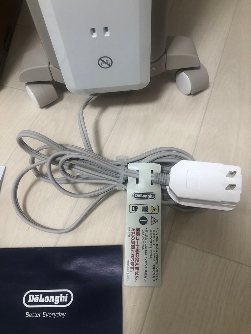 DeLonghi VertiCaldo オイルヒーター　RHJ21F0812