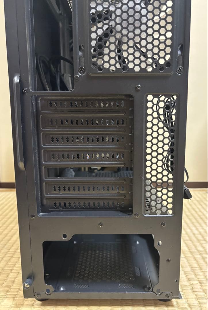 MSI MAG VAMPIRIC 100R ゲーミングPCケース