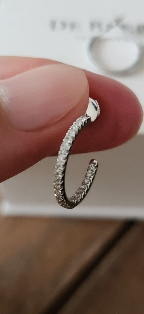 DE BEERS　ダイヤモンド　フープピアス