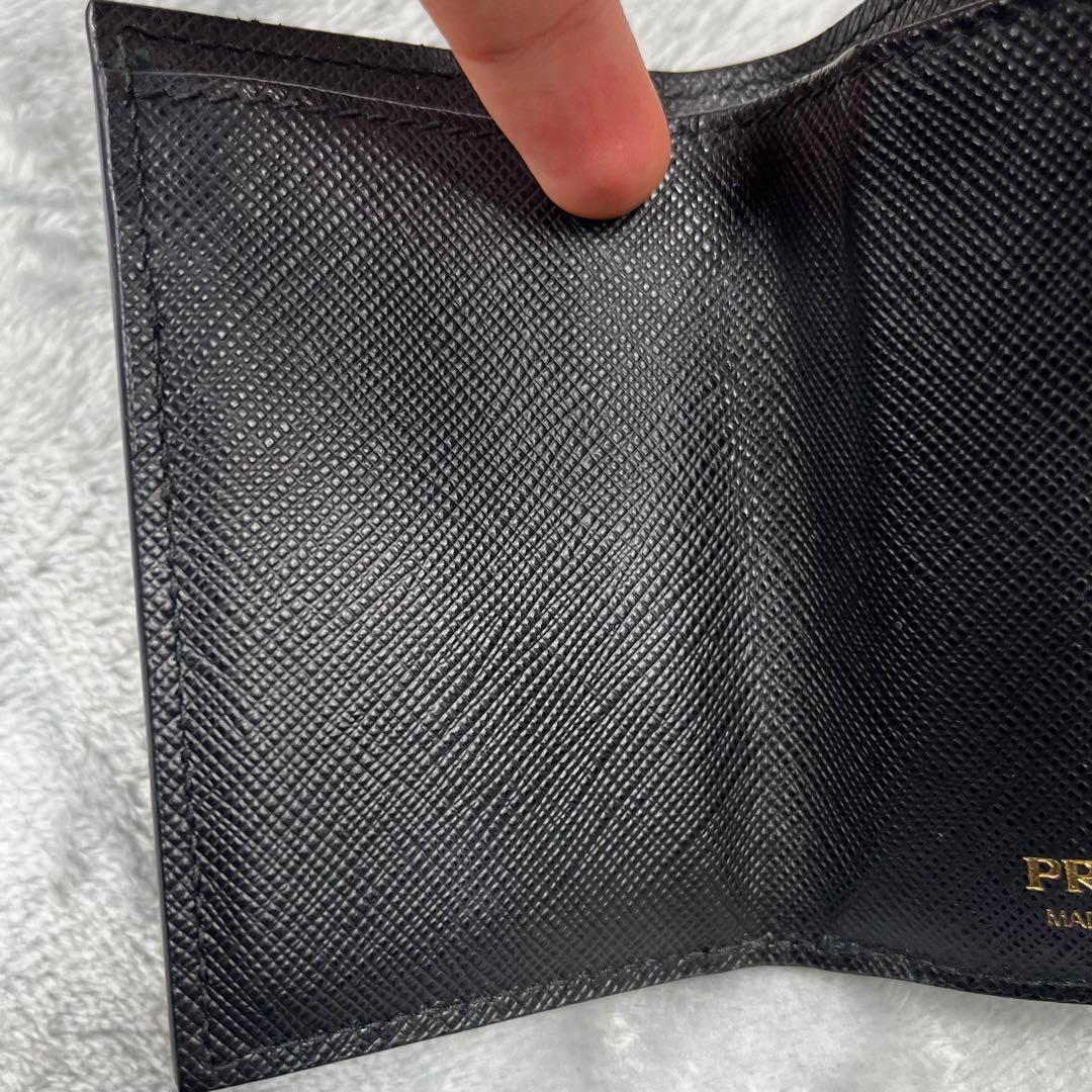 Prada プラダ 3つ折り財布 ブラック 黒 サフィアーノレザー