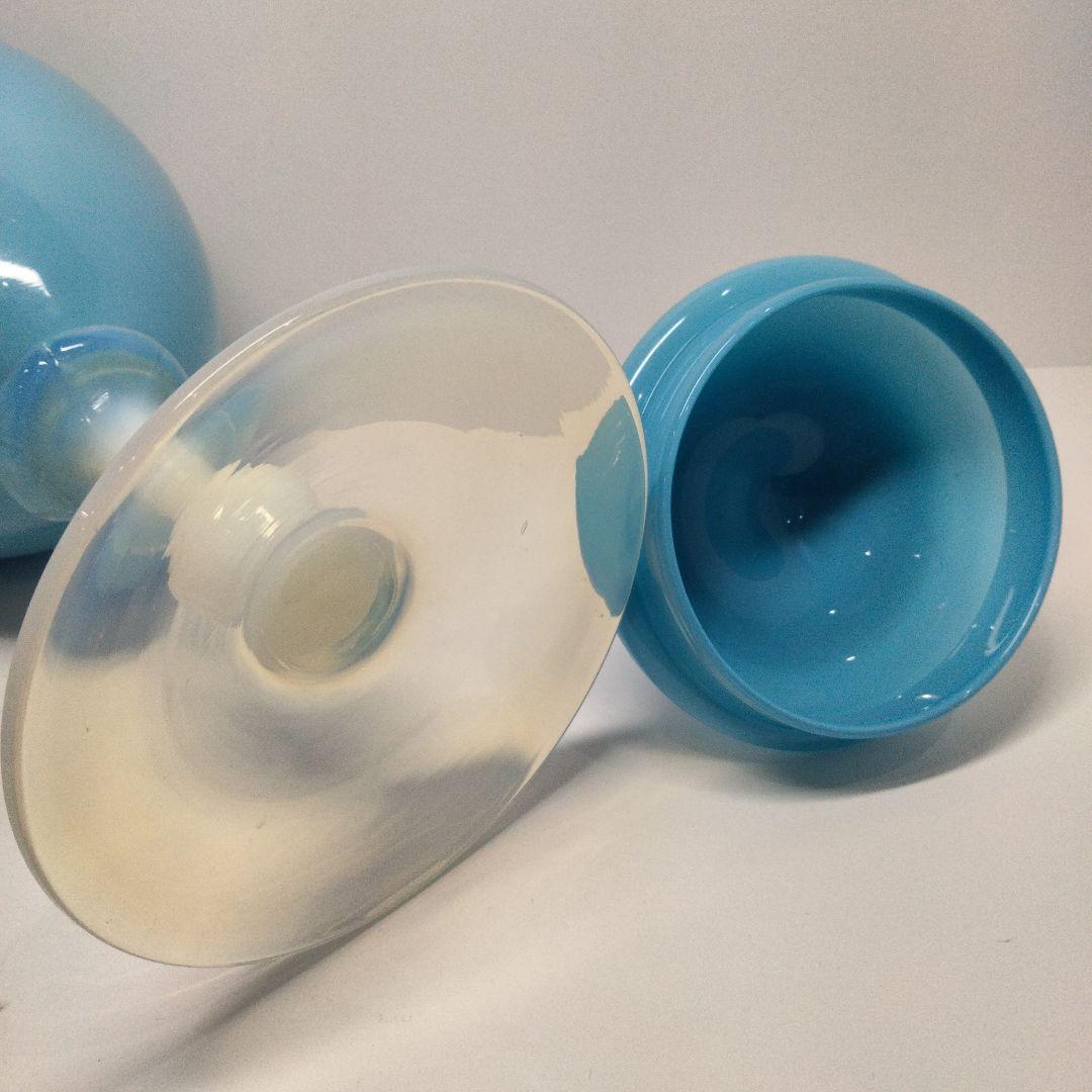 P265　大正ガラス蓋物 白乳ブルー蓋壺 高さ33㎝ 直径13㎝