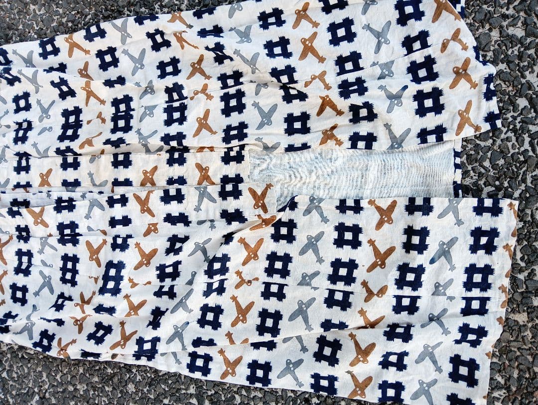 戦闘機柄　着物　子供服　古布　　戦前　戦争　　戦時資料　飛行機