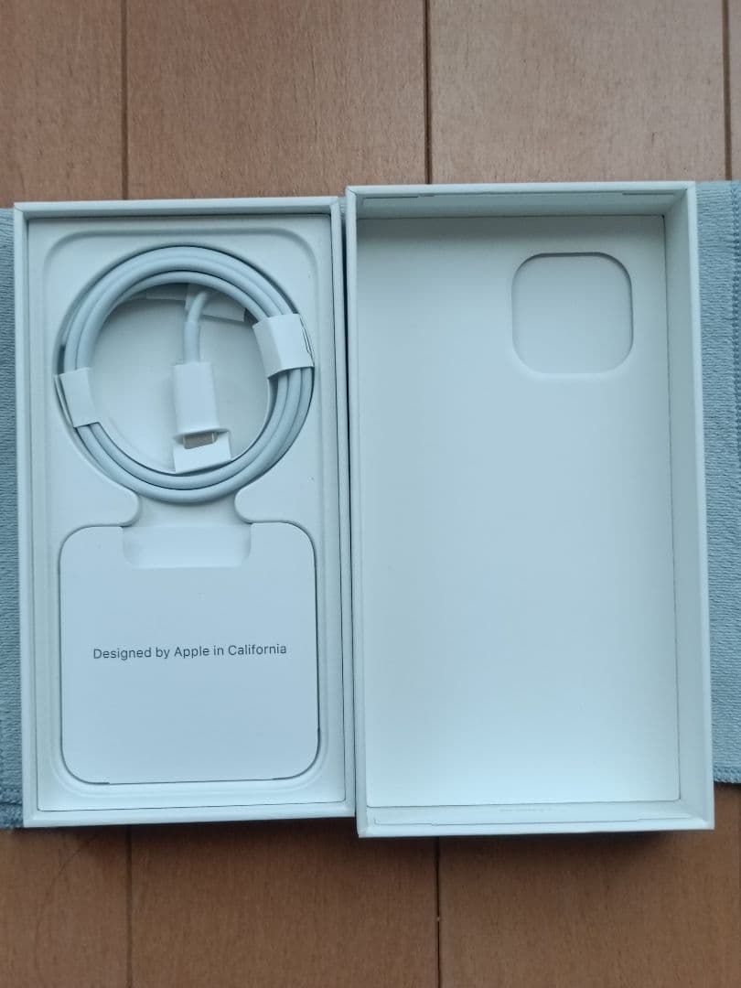 【美品】iPhone13 mini 128GB スターライト