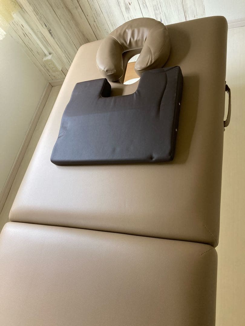 マッサージ　エステ　ベッド　施術ベッド　折りたたみベッド