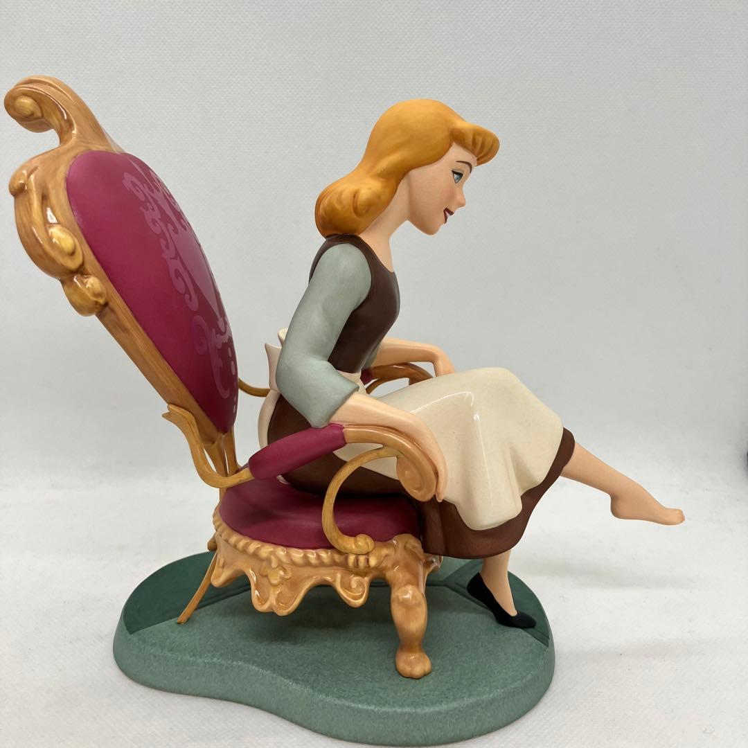 【美品】ディズニー WDCC シンデレラ『プリンセスを探し出すガラスの靴』廃盤品