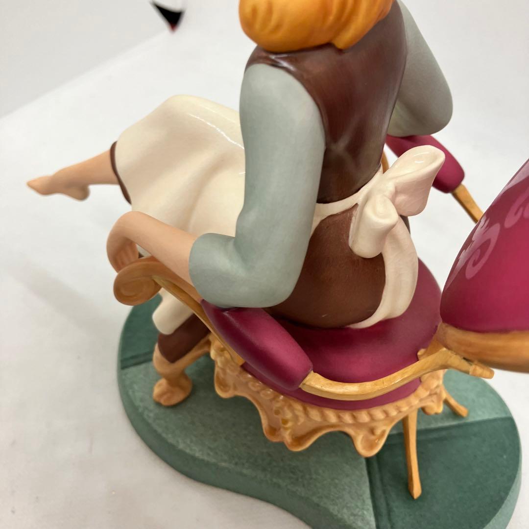 【美品】ディズニー WDCC シンデレラ『プリンセスを探し出すガラスの靴』廃盤品
