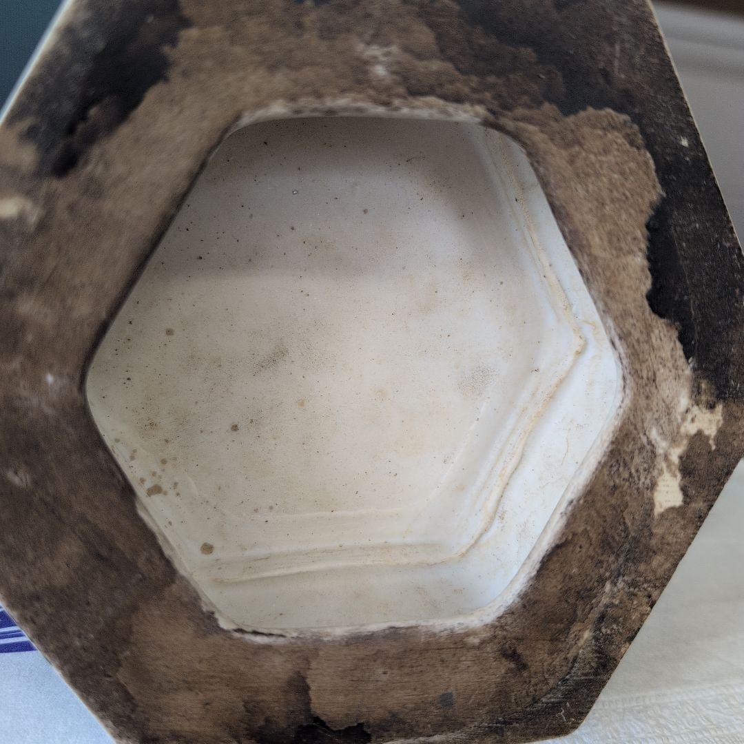 八角形の陶磁器花瓶