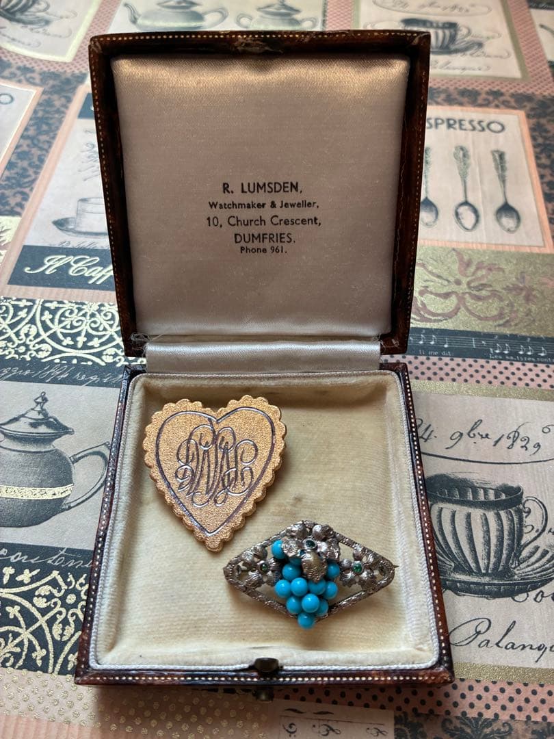 英国アンティークジュエリーケース ベージュベルベット