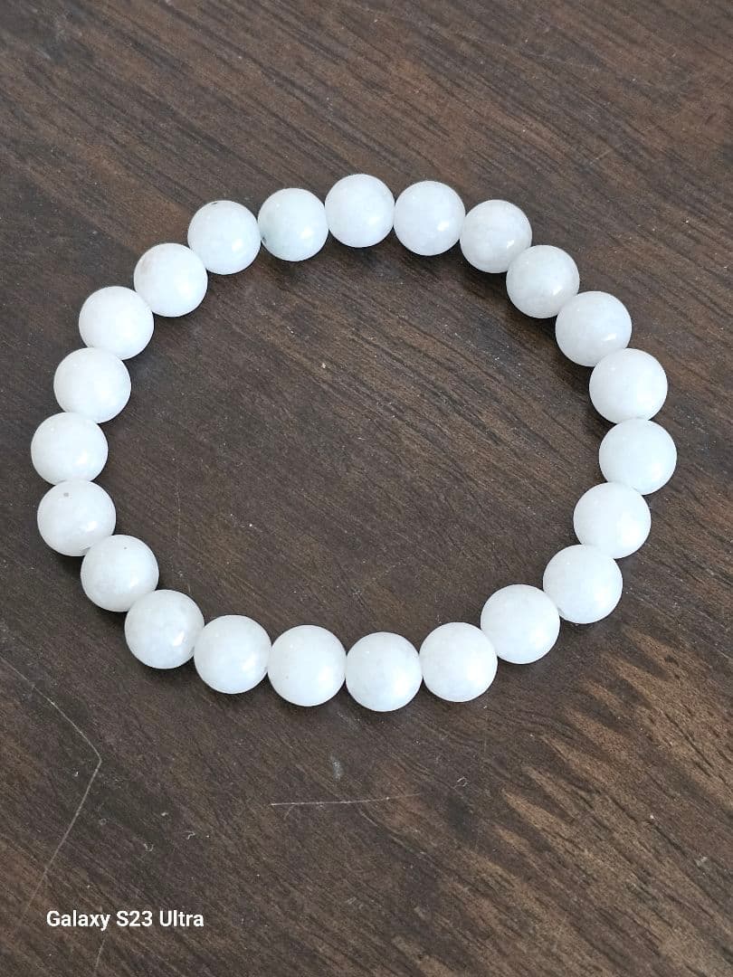 糸魚川翡翠氷種白８mm２３玉ブレスレット