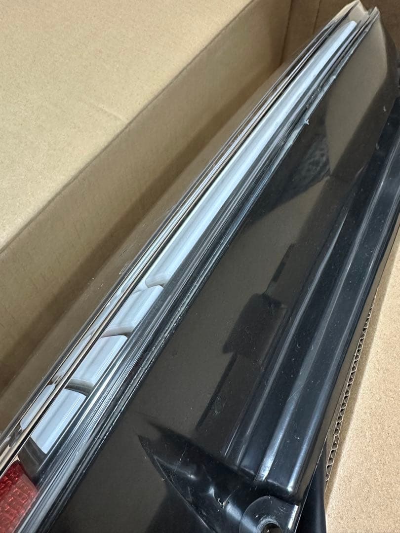 200系ハイエースフルLEDファイバーテールランプ クリア/ホワイト　ヘリオス製