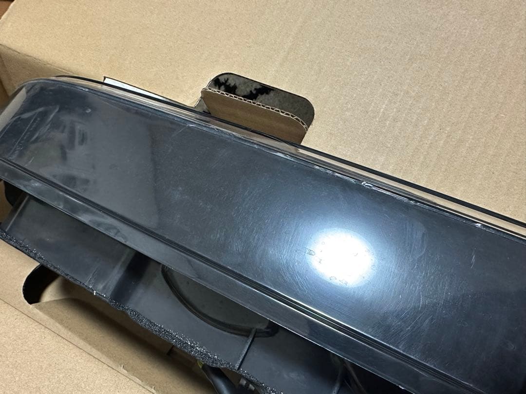 200系ハイエースフルLEDファイバーテールランプ クリア/ホワイト　ヘリオス製