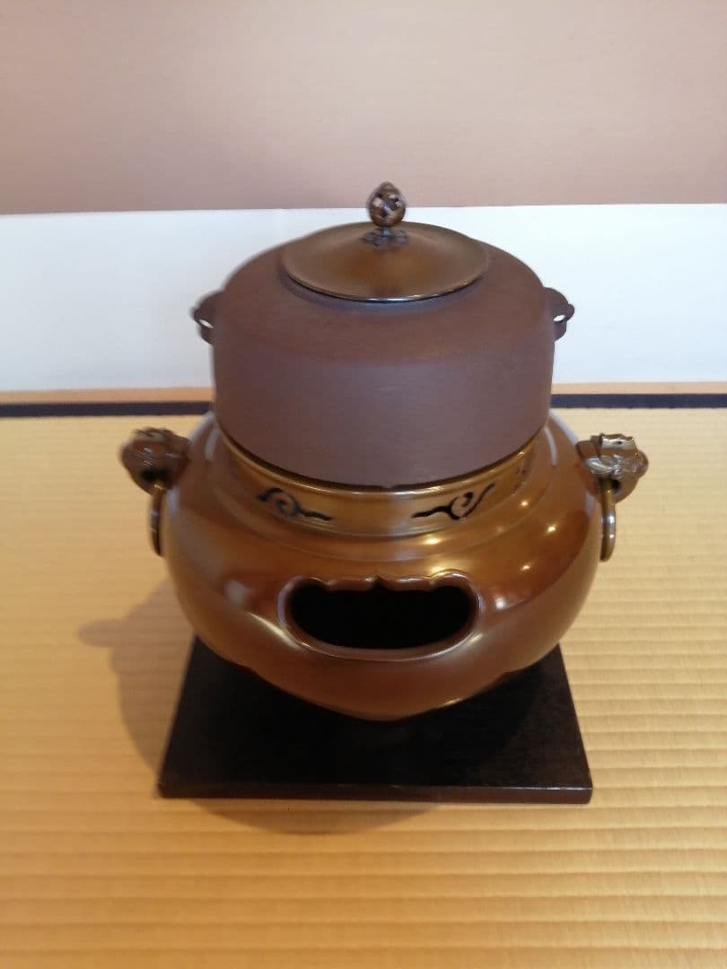 【茶道具】畠春斎 一ノ瀬宗辰造　唐銅鬼面風炉撫肩平丸釜添　茶釜　釜396