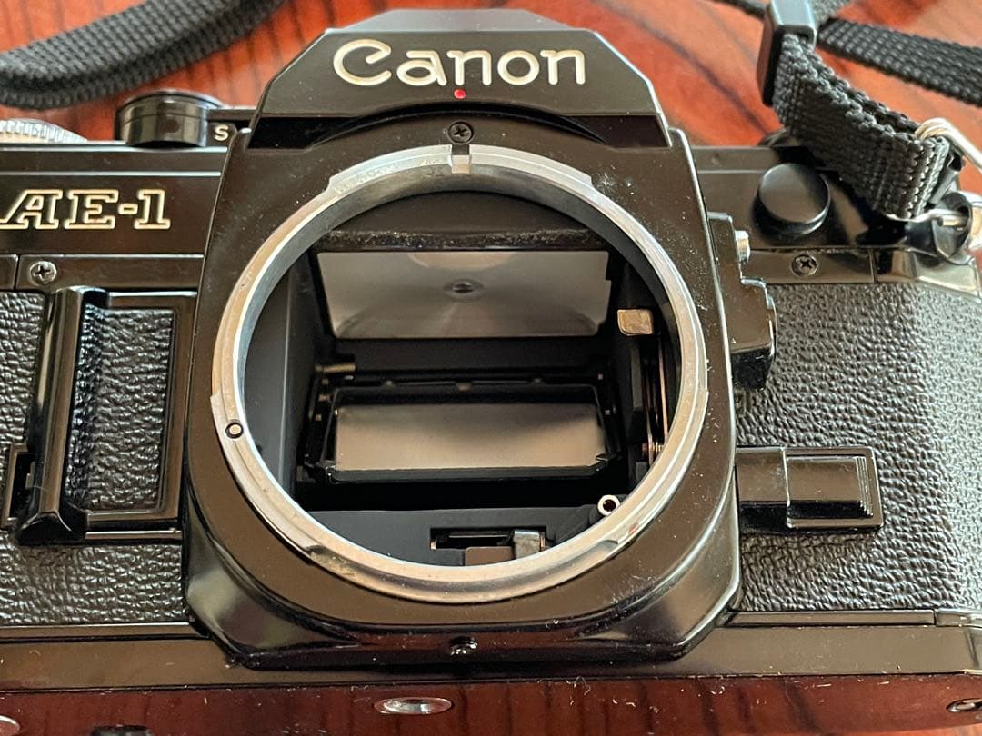 Canon AE-1 フィルムカメラ 35-70mmレンズ付き