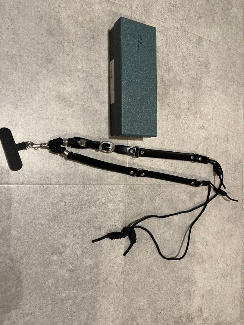 Toga トーガ スマホショルダーストラップ ブラック