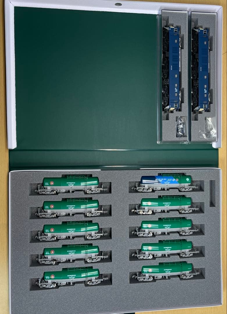 タキ1000(後期形) 「1000号記念塗装」入10両セット＋EF64✖︎2