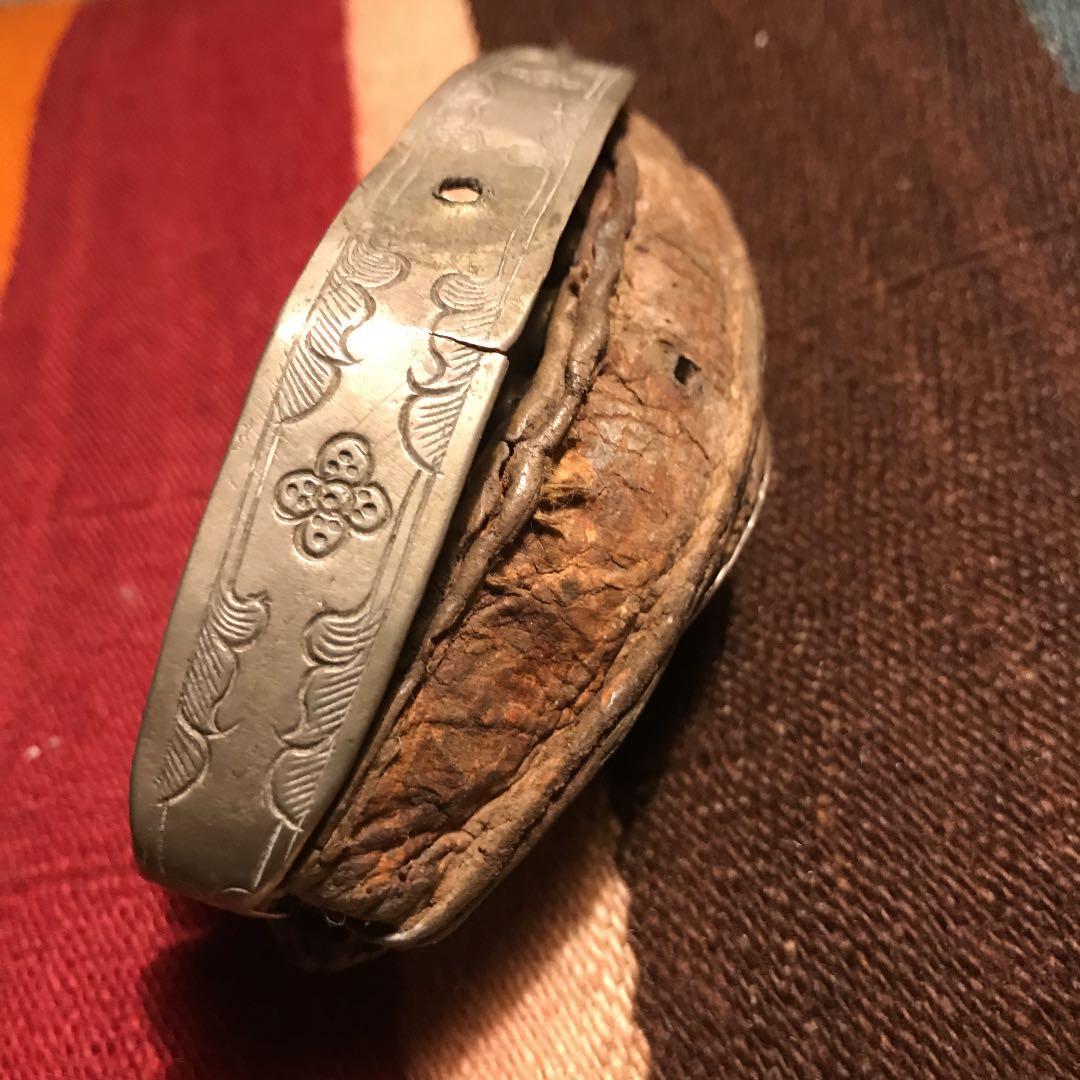 チベッタントルコ石　アンティークレザークラフト　シルバーワーク