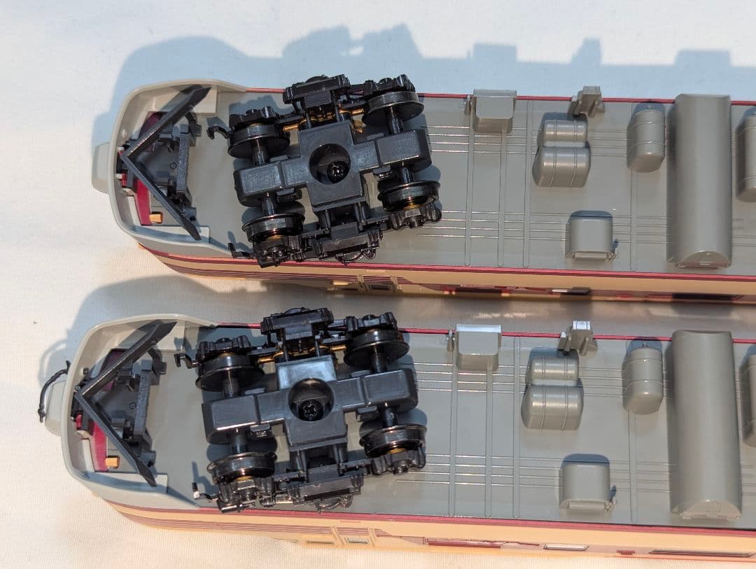 KATO　キハ８１ 【1-612】　HOゲージ　2両セット　純正室内灯点灯