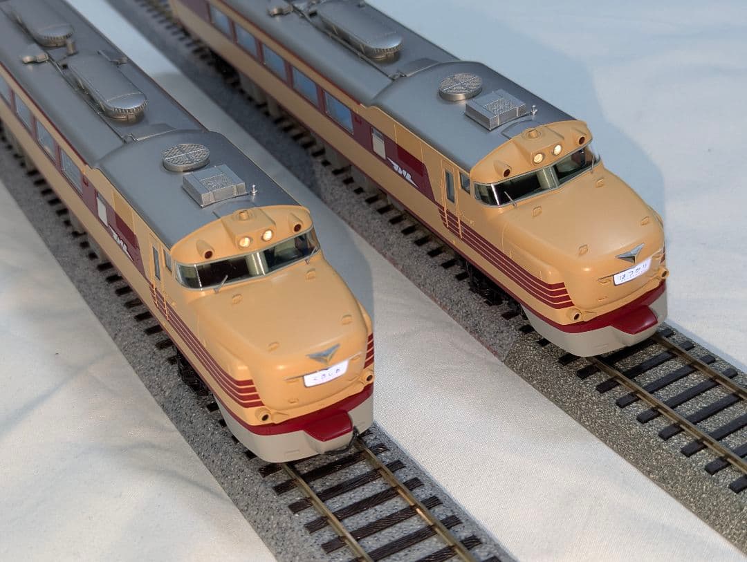 KATO　キハ８１ 【1-612】　HOゲージ　2両セット　純正室内灯点灯