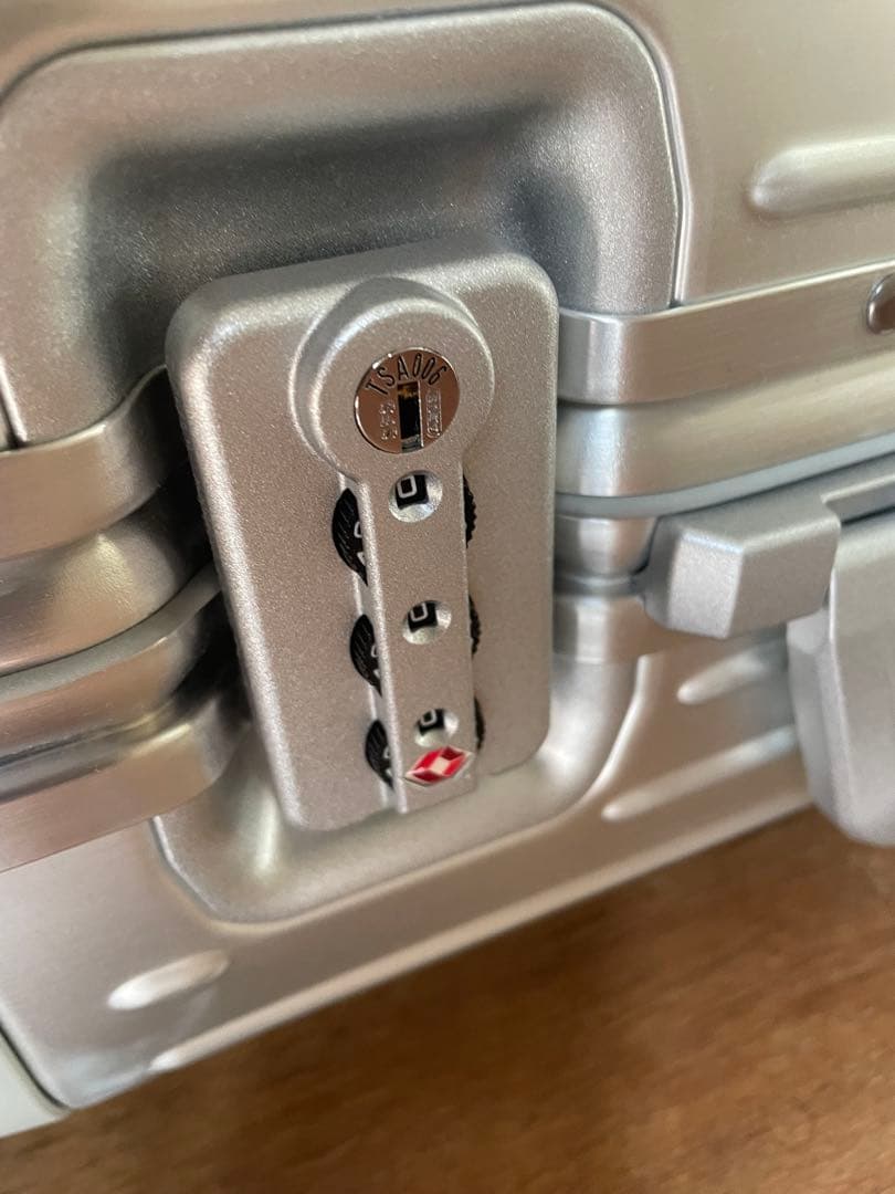 新品未使用！生涯保証品★リモワ rimowa オリジナルキャビン★コンパクト