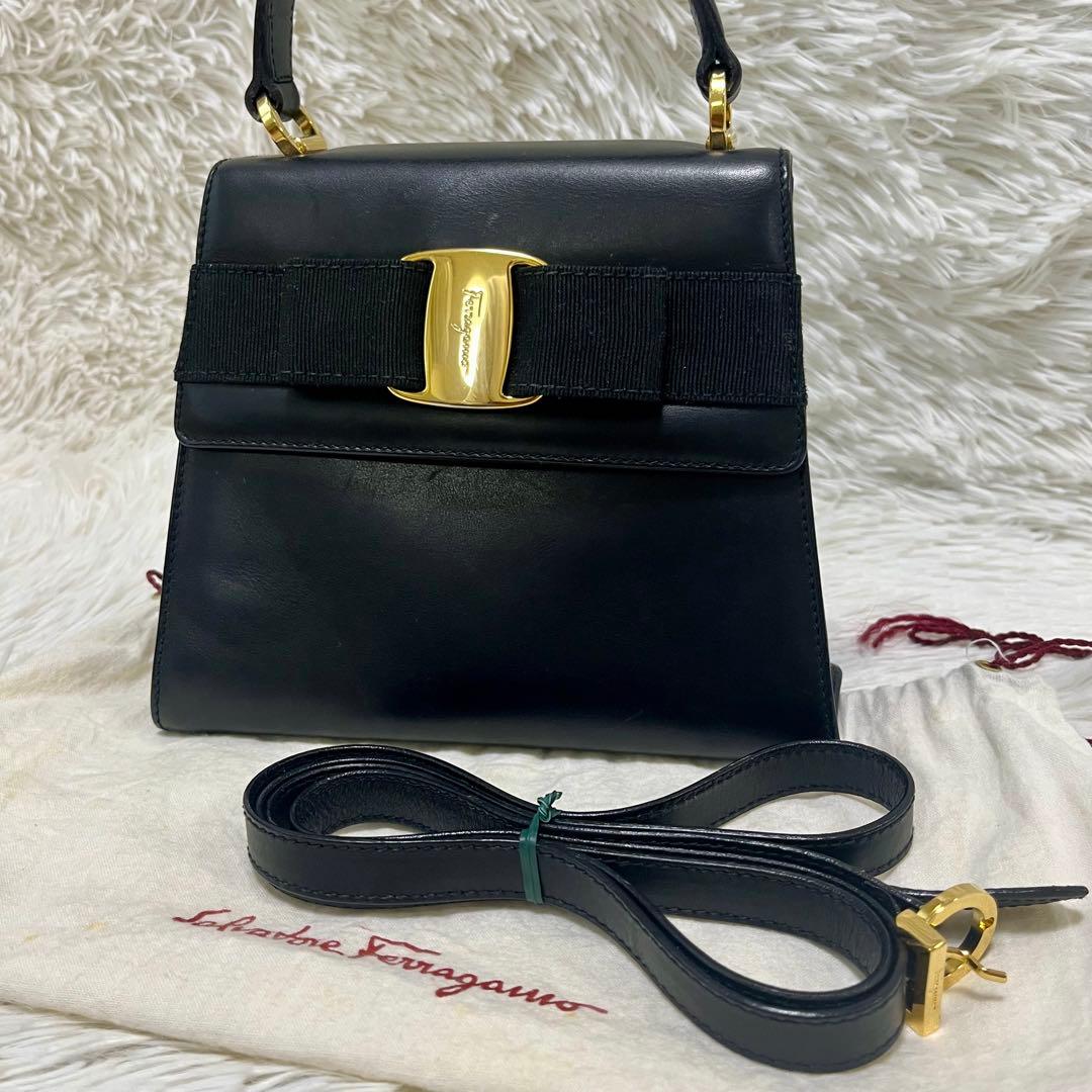 サルヴァトーレフェラガモ ハンドバッグ 2way ブラック ヴァラリボン