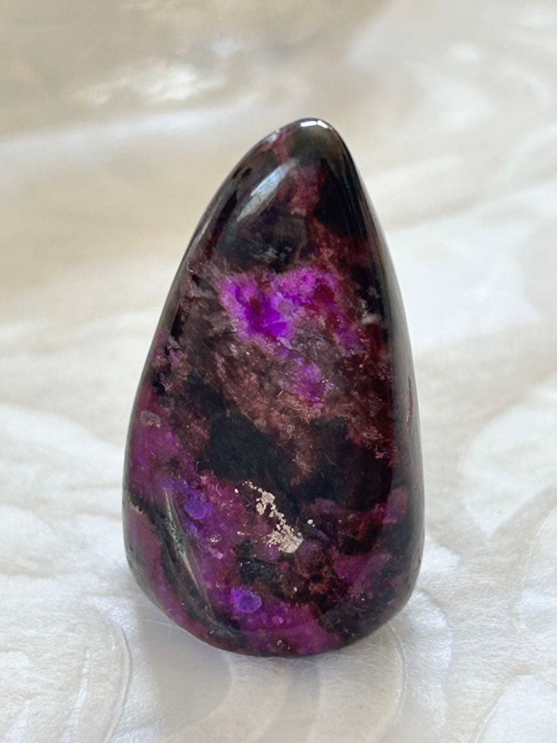 【希少】★世界三大ヒーリングストーン　天然 高品質 スギライト