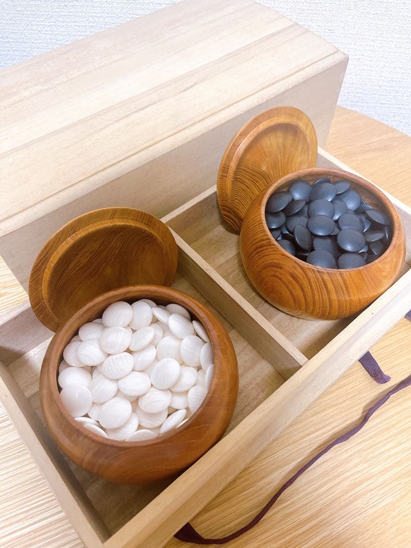 美品 碁石 蛤 28号 那智黒 高級 囲碁 白石 黒石 碁笥付き 桐箱