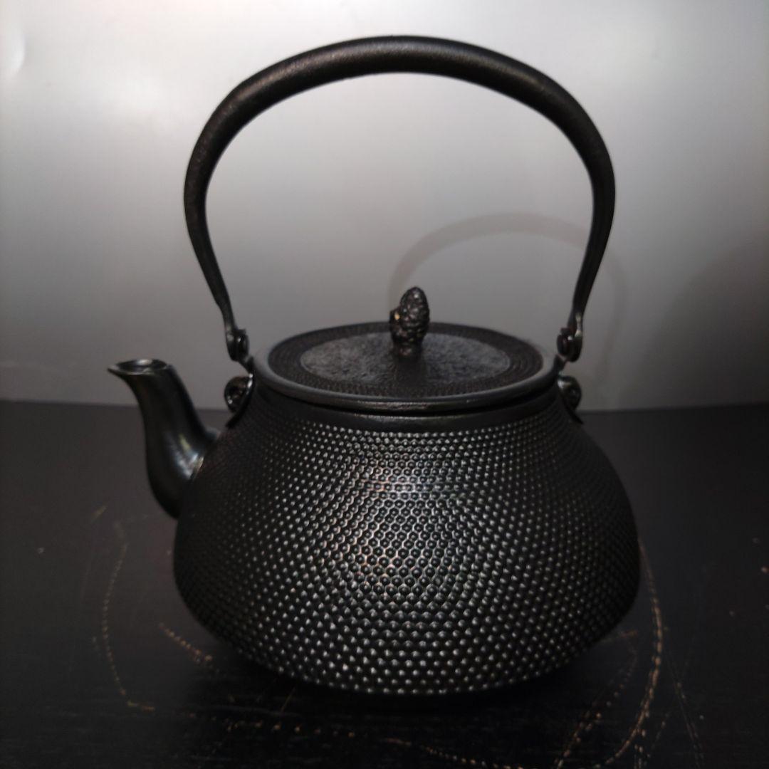 VMPD7-114-9 鉄鋳物製 鉄瓶 2.1L 網目模様 未使用品