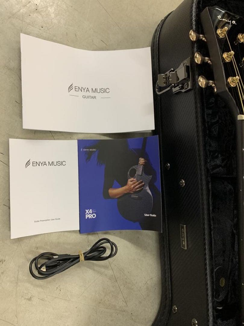新品同様ENYA X4 Pro Trance Acoustic ギター、ケース付