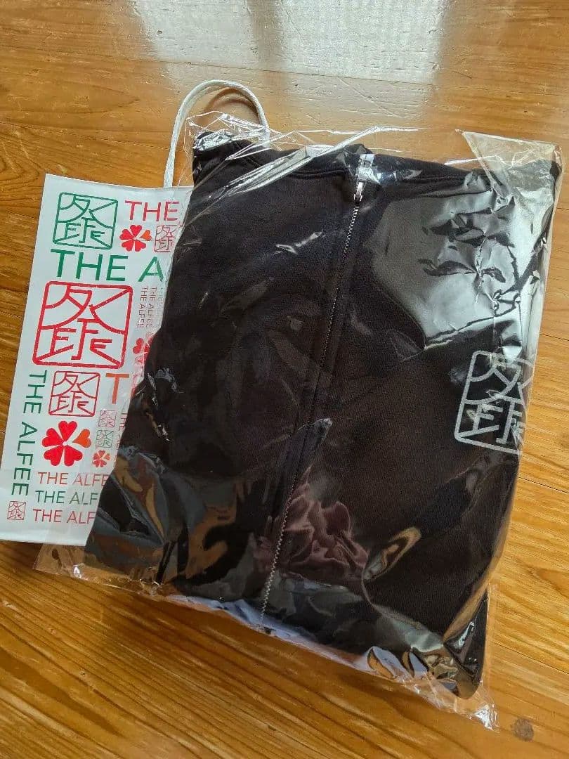 THE ALFEE展　51年目の冬祭り　秩父　ポテくまくん　黒パーカー　紙袋付き