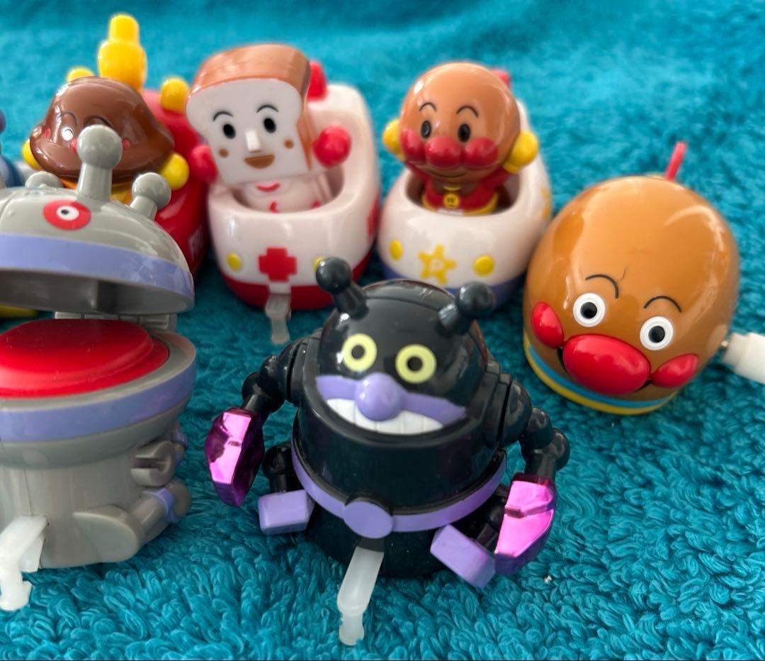 アンパンマン　トレイン　ガチャガチャ　だだんだん　バイキンメカ　繋げて遊べる