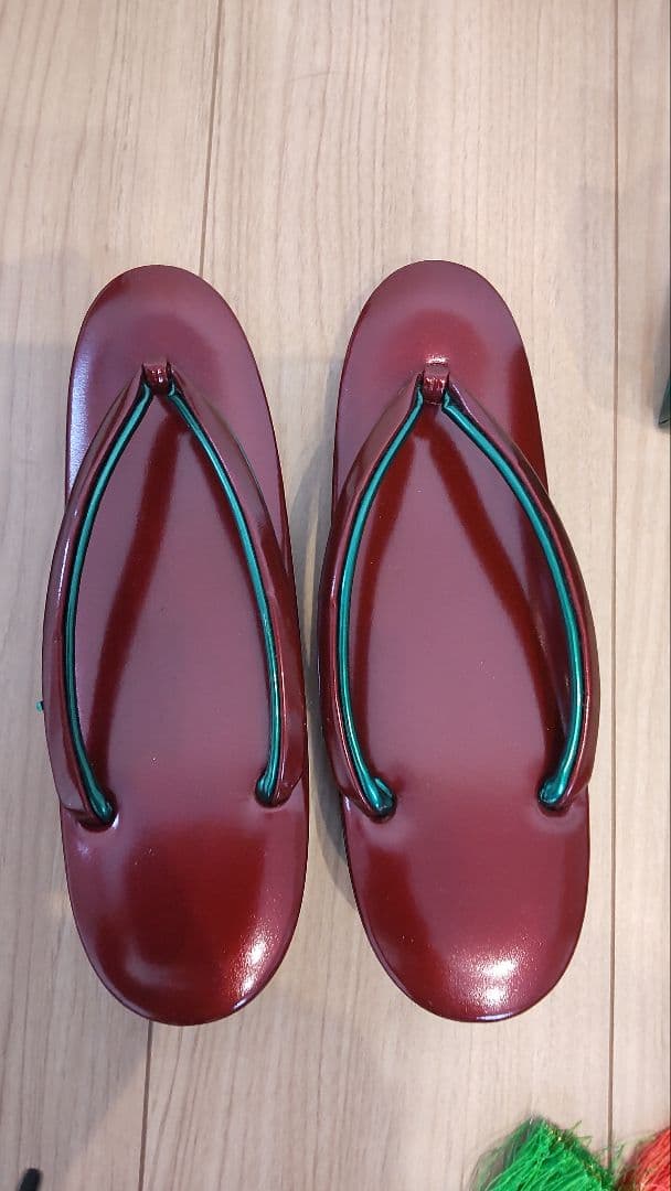 期間限定お値下げ中　振袖 赤・緑・金の花柄　小物一式セット