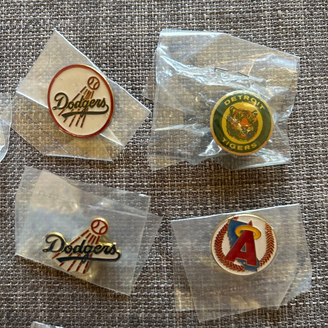 野球チームロゴピンバッジ 12個セット