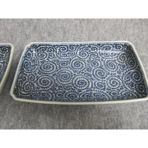 古伊万里冨貴長春染付蛸唐草文四方入隅長皿2枚 [B27240]