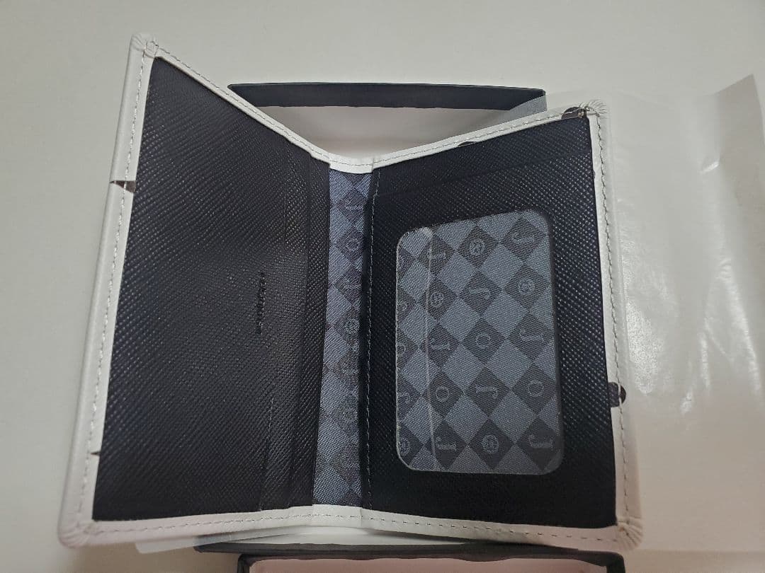 黄金のレザーコレクション1 ブチャラティ ホワイトカラー パスケース ジョジョ