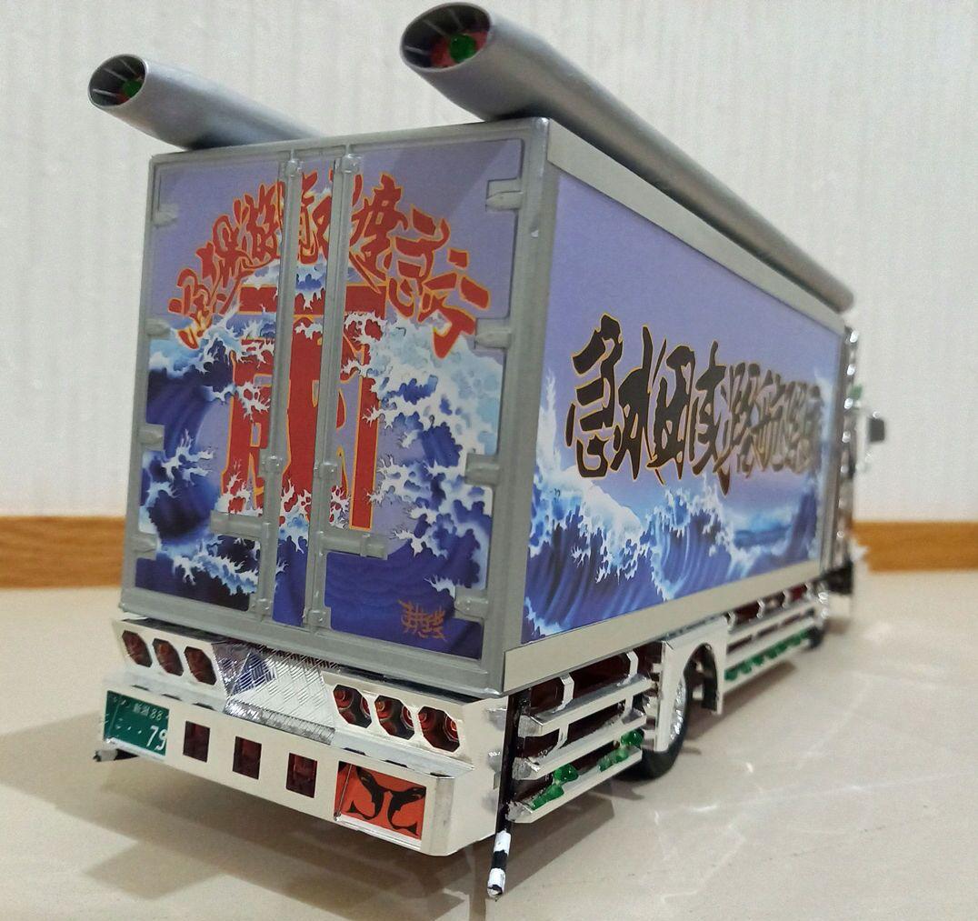 アオシマ1/32スケール　デコトラプラモデル完成品　日野レンジャー