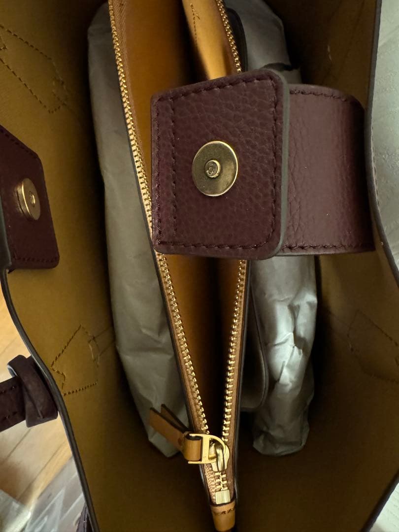 TORY BURCH ペリー　スモール　トリプルコンパートメントトートバッグ