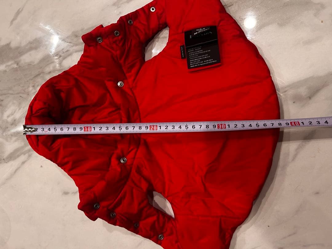 PRADA 赤 フード付きダウンジャケット