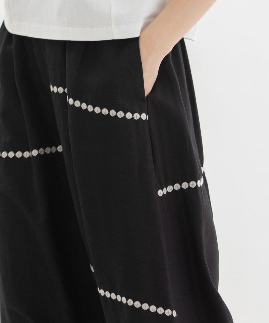 nop de nod リネンレーヨンライン刺繍サルエルバルーンパンツ