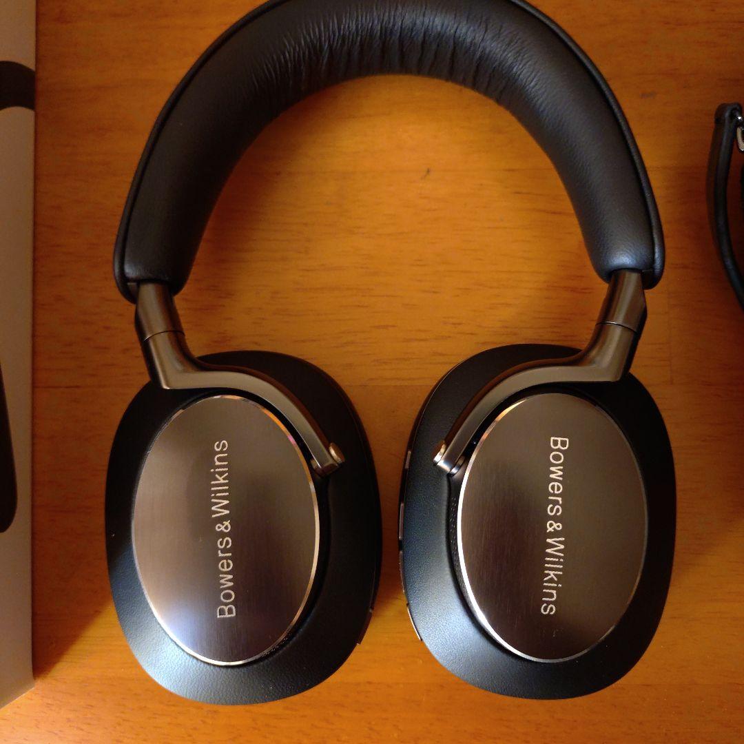 Bowers ＆ Wilkins PX8