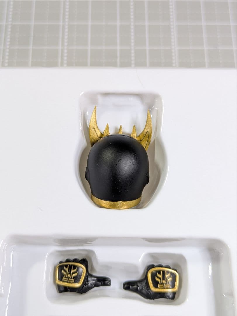 S.H.Figuarts 真骨彫製法　仮面ライダークウガ　アルティメットフォーム