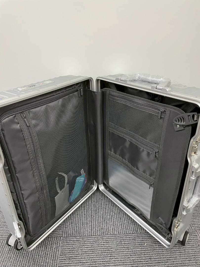 リベティ多機能キャリーケース【マットシルバーSサイズ】41