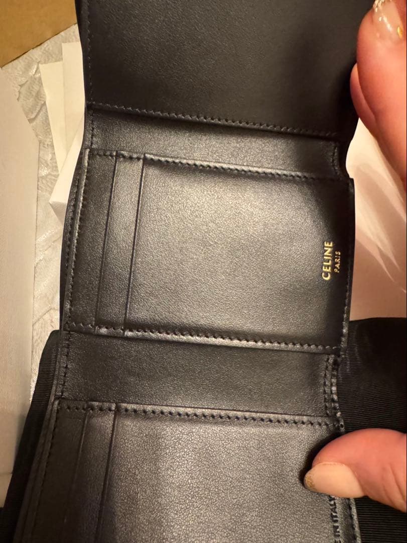 セリーヌ　ファイン ストラップウォレット ニノ / サプルグレインドカーフスキン