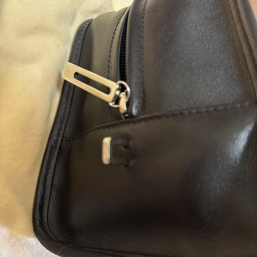 LOEWE ブラックレザー ハンドバッグ　ロエベ