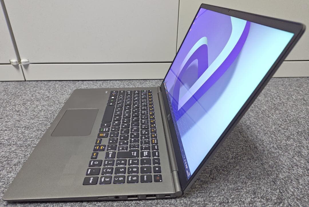 良品 LG gram15 core i7 SSD 512GB メモリ24GB