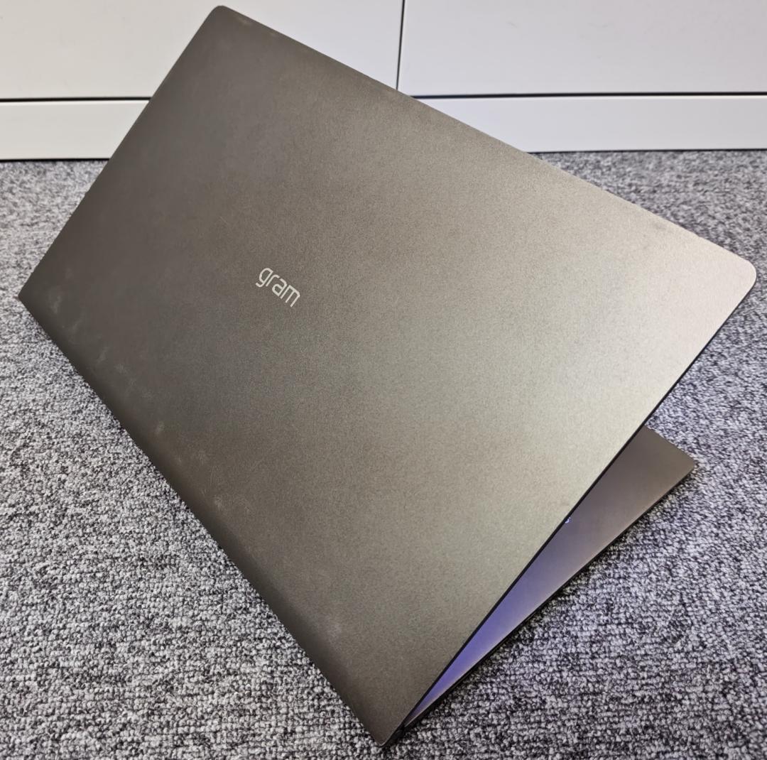 良品 LG gram15 core i7 SSD 512GB メモリ24GB