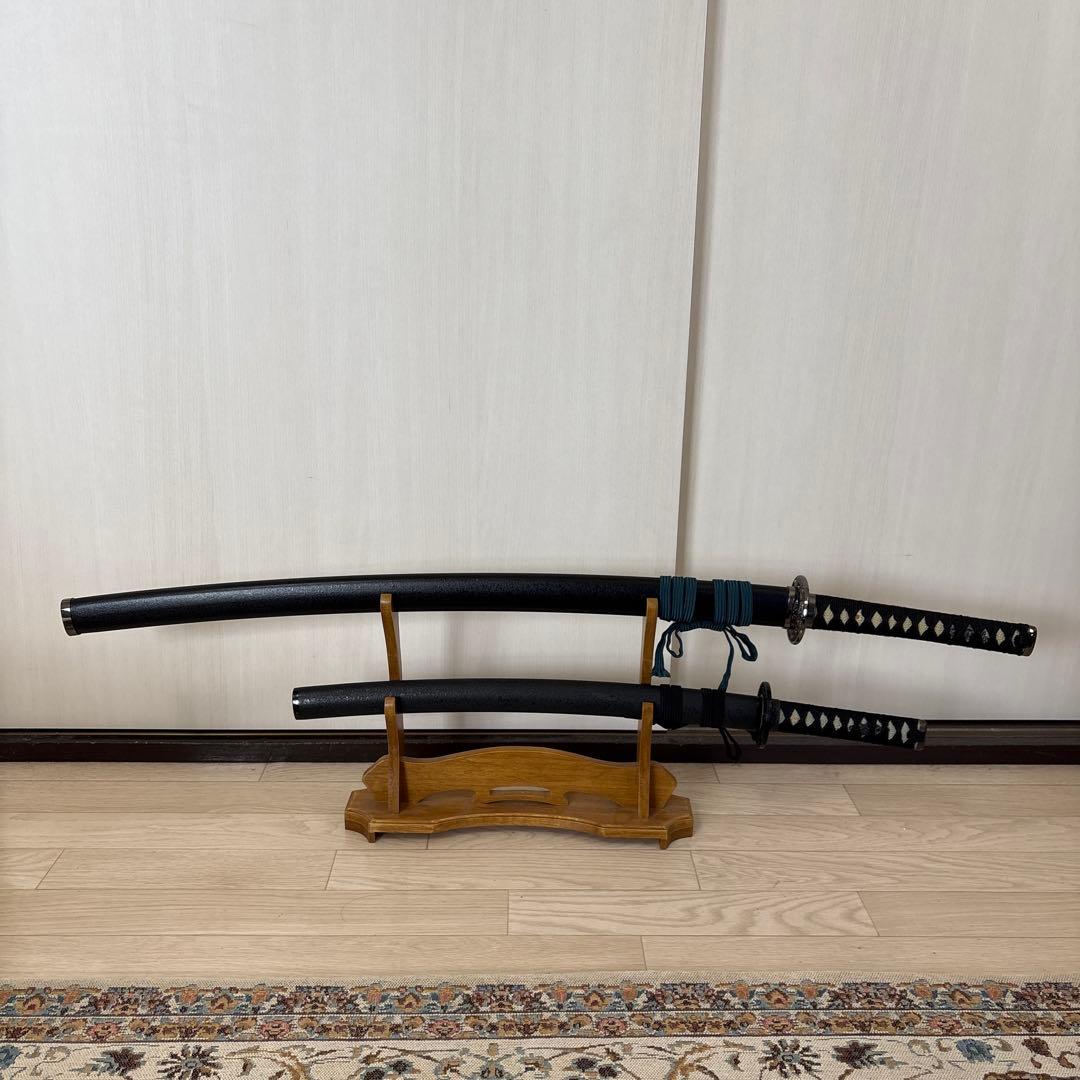 模造刀 黒鞘 105cm&70cm 木製スタンド付き