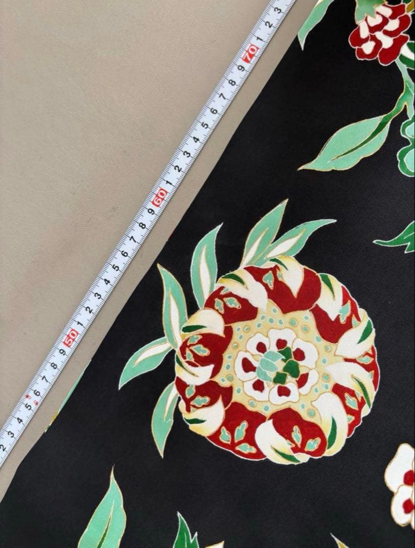 正絹 塩瀬 九寸名古屋帯 黒地 花唐草 友禅染め 赤×グリーン×白×ベージュ