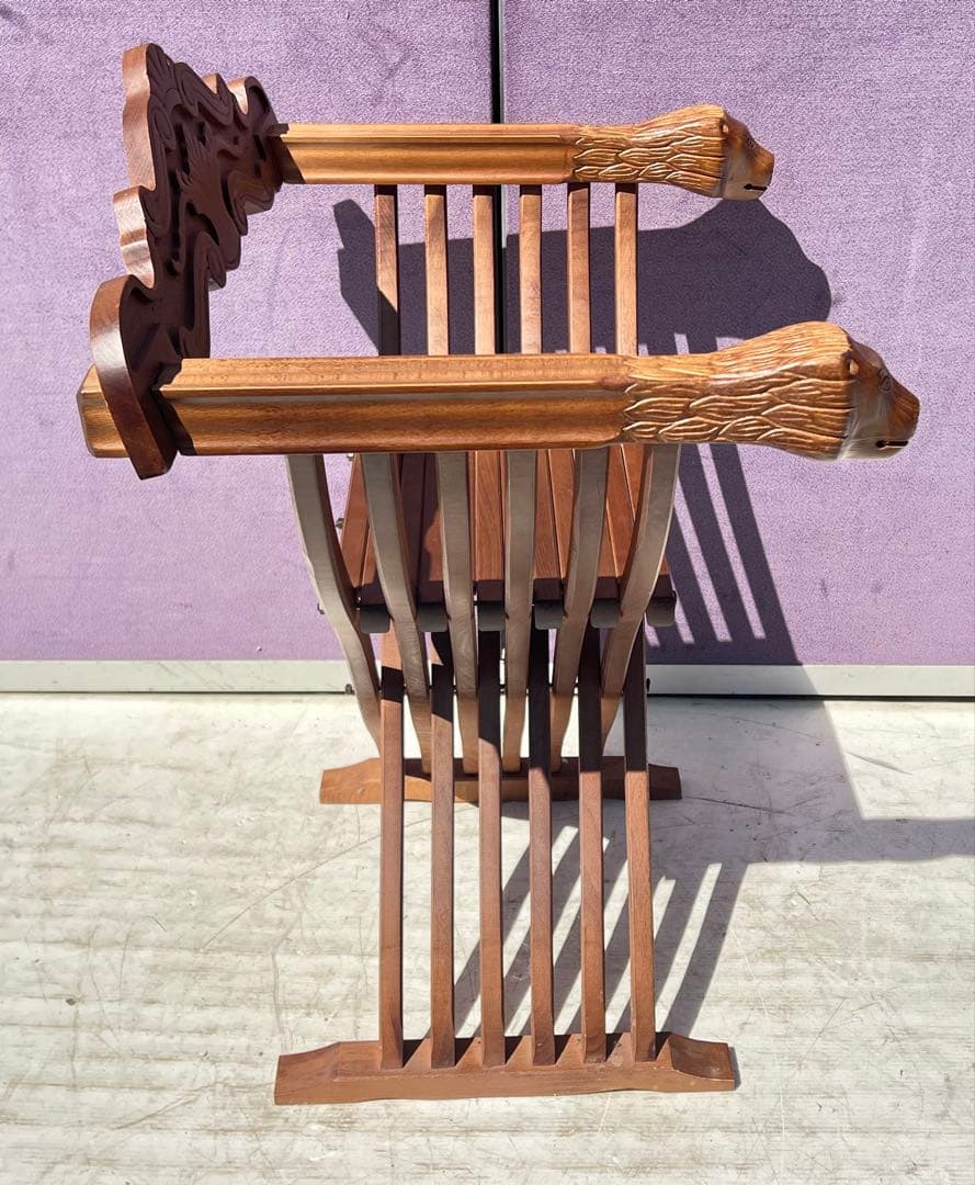 ライオン イタリア製アンティーク折りたたみ椅子